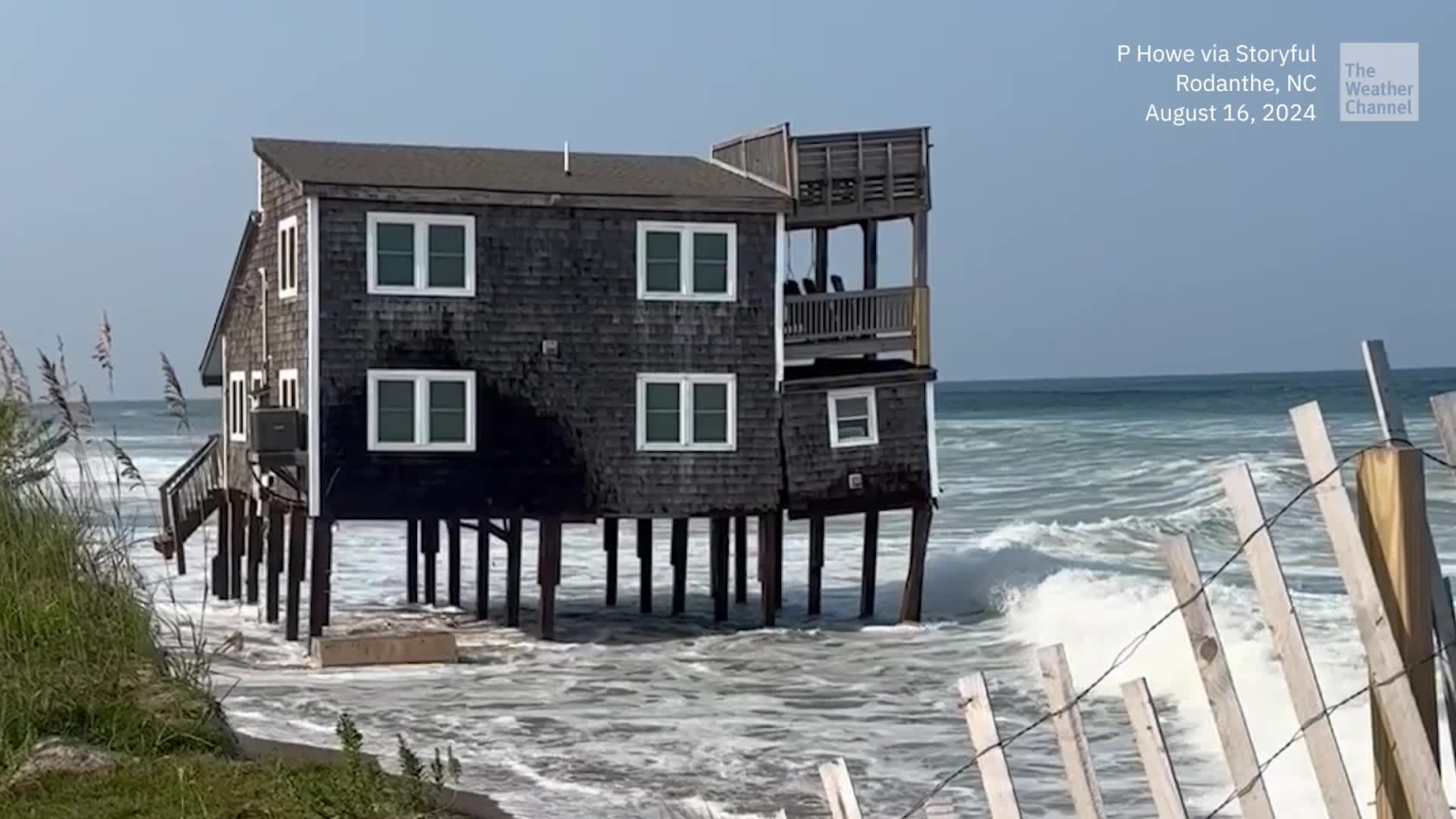 Another Outer Banks House Collapses Into the Ocean