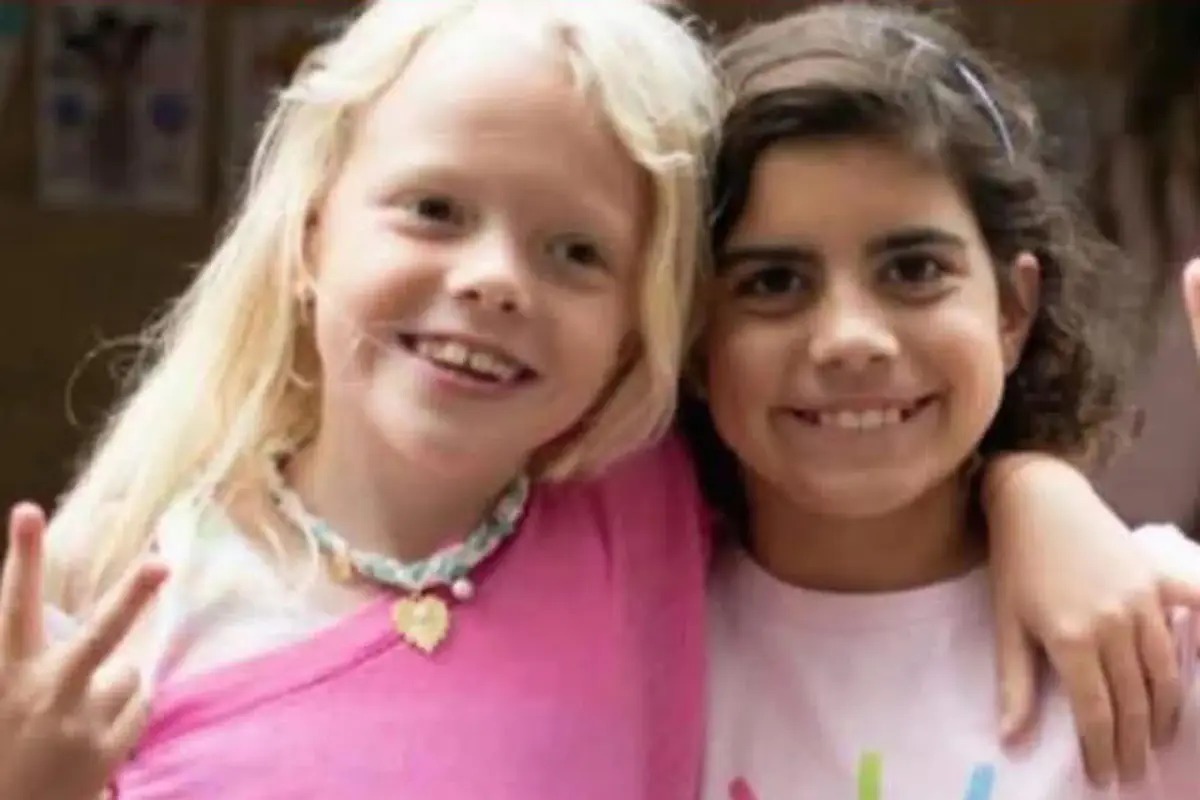 From left to right: Eloise Peck and Lila Bonner. (Image Source: OKCM Search & Rescue Team/Facebook)