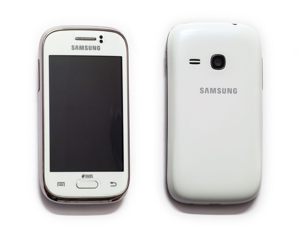 Samsung Galaxy smartphone displaying security settings screen