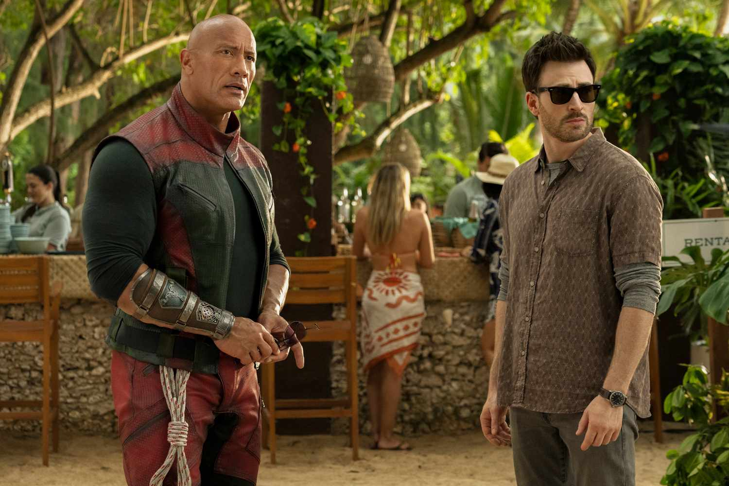 Red One Trailer: Dwayne Johnson and Chris Evans Team Up to Save Christmas 1