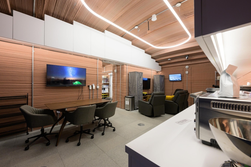 NASA's Earthbound Simulated Mars Habitat: A Year-Long Mission to the Red Planet 3