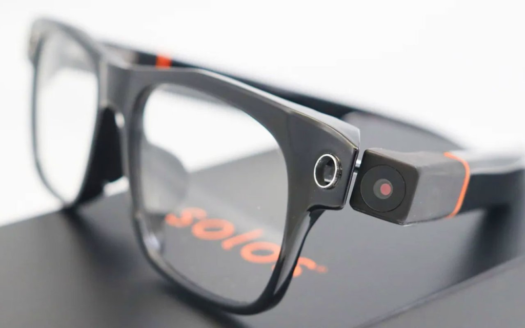 Solos AirGo Vision: A New Contender For Meta in Smart Glasses Market 1