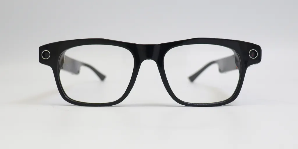 Solos AirGo Vision: A New Contender For Meta in Smart Glasses Market