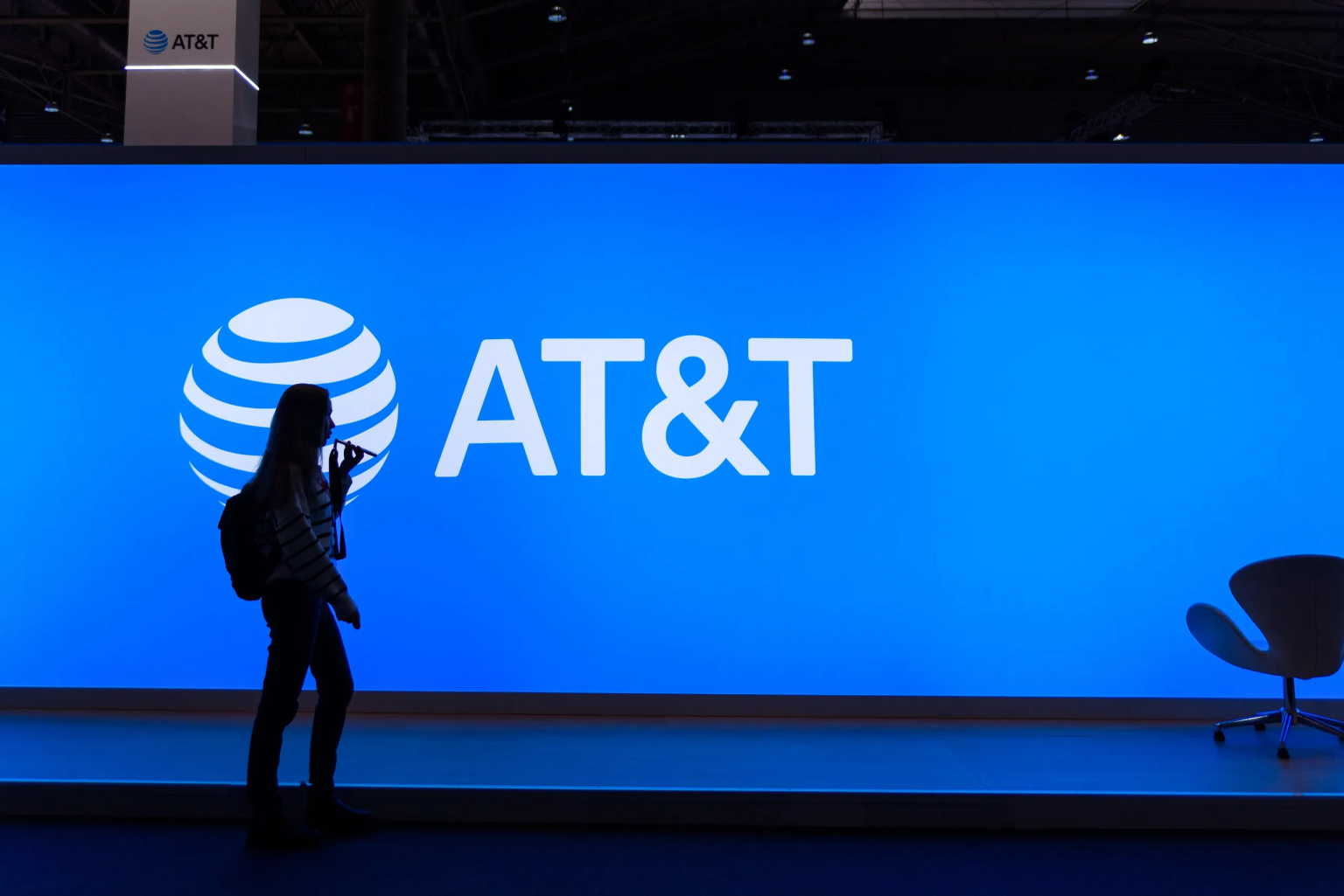 AT&T outage have been disrupting cellular services nationwide for almost half a day. (Image Credit: Davide Bonaldo/SOPA Images/LightRocket via Getty Images)