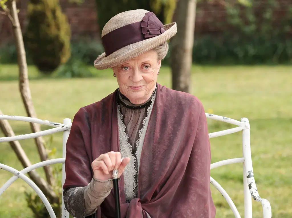 Maggie Smith, Beloved Professor of ‘Harry Potter’ Dies at 89 4 Maggie Smith as Violet Crawley in “Downton Abbey.” (Image Credit: Everett Collection)