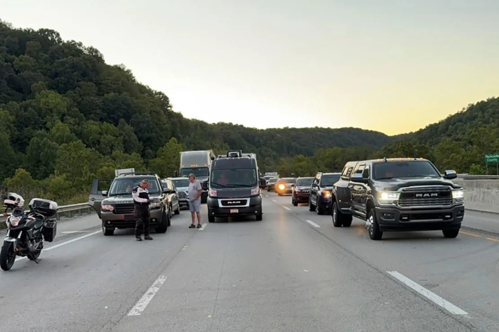 Shooting in Kentucky: Manhunt Underway After Multiple Injured on I-75 3 Traffic stopped during an active shooting on Interstate 75 (I-75) north of London, Kentucky, Saturday, Sept. 7, 2024 (Source: Mount Vernon Fire Department)