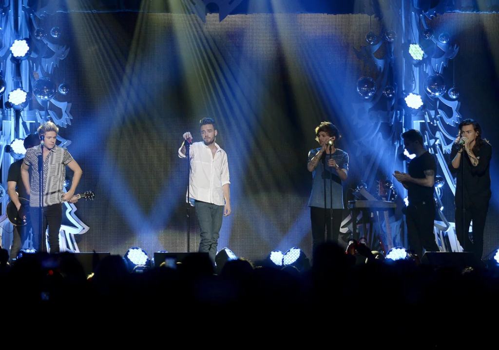 Liam Payne, Former One Direction Star, Dies at 31 3 From left to right, Niall Horan, Liam Payne, Louis Tomlinson and Harry Styles of the band "One Direction" performing in Los Angeles in 2015. (Image Credit: Kevork Djansezian/Reuters)