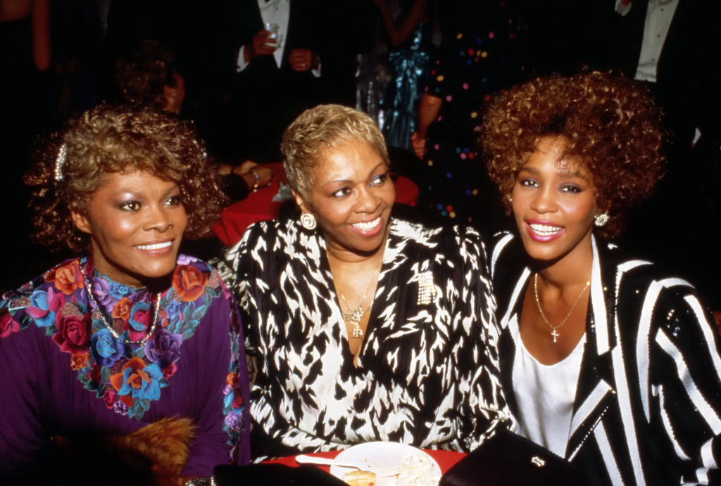 Cissy Houston Whitney Houston (right) and her niece, Dionne Warwick, during the annual American Music Awards ceremony in 1987. (Credit: Ralph Dominguez/MediaPunch, via Getty Images)
