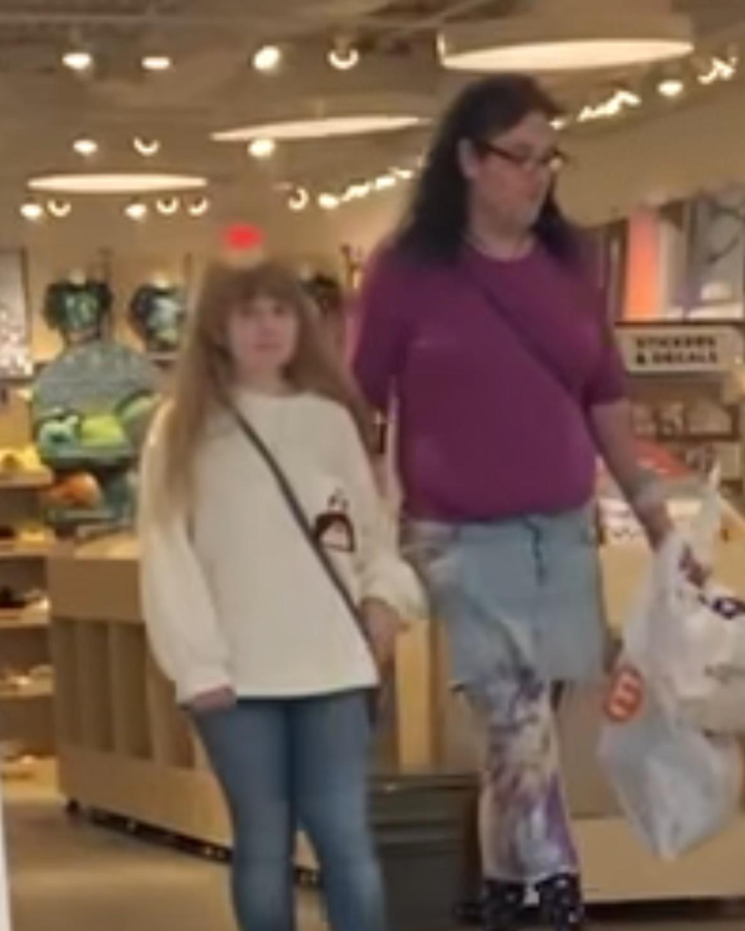Chris Chan Shocked The Internet with Pregnancy Announcement 3 Alleged photo of Chris Chan with Flutter in a shopping mall. (Image Credit: Reddit)