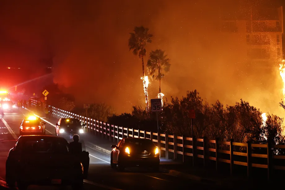 The Franklin Fire on December 10 in Malibu, California. (Credit: Mario Tama / Getty Images)