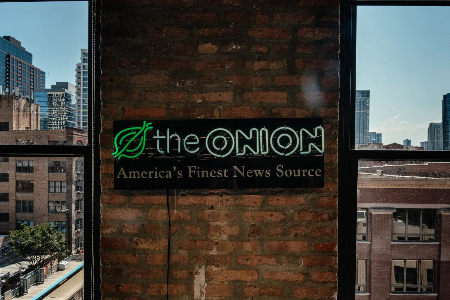 Judge Rejects The Onion’s Purchase of Alex Jones’s Infowars, Citing Auction Flaws. (Image Credit: Jamie Kelter Davis / The New York Times)