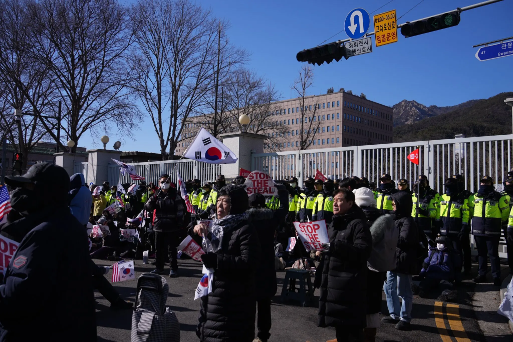South Korea President Yoon Suk Yeol Arrested After Stand Off 3 Hundreds of supporters of Mr. Yoon gathering outside the Corruption Investigation Office on Wednesday, after the South Korea President arrested. (Image Credit: Jun Michael Park / The New York Times)