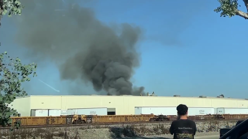 Plane Crash into Fullerton Warehouse: 2 Dead, 18 Injured Smoke from Plane Crash in Fullerton Warehouse: 2 Dead, 18 Injured. (Image Source: Citizen App)