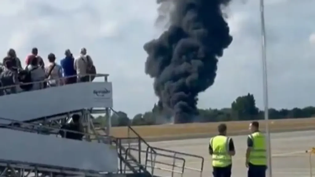 Tragic London Plane Crash at Southend Airport Smoke From The Tragic Plane Crash at London Southend Airport: All Four Onboard Feared Dead (Image Source: AP)