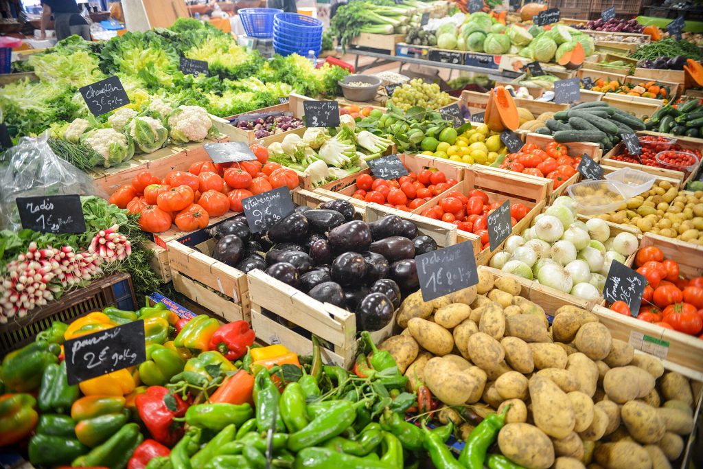 Fresh vegetables and healthy food representing biological aging diets