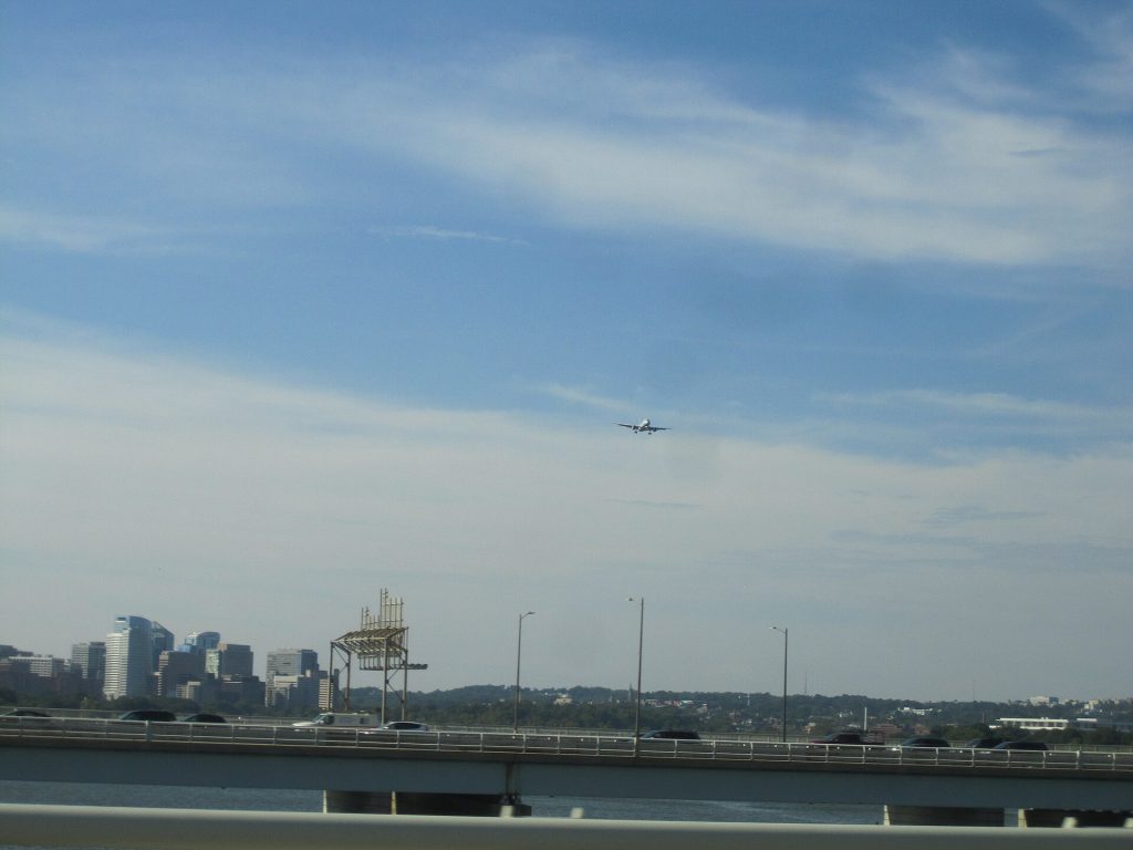 American Airlines A320 landing at DCA