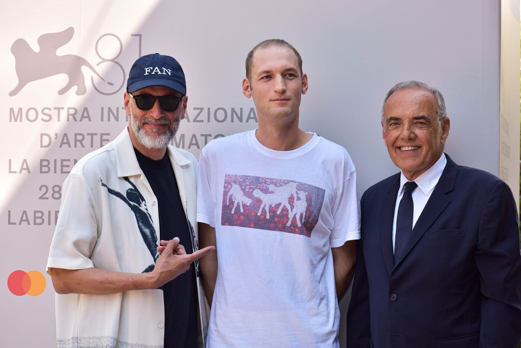 Andrew Garfield on 'Artificial' Oscar Buzz and London Premiere 1 Giovanni Tortorici with Luca Guadagnino and Alberto Barbera at 81st Venice International Film Festival