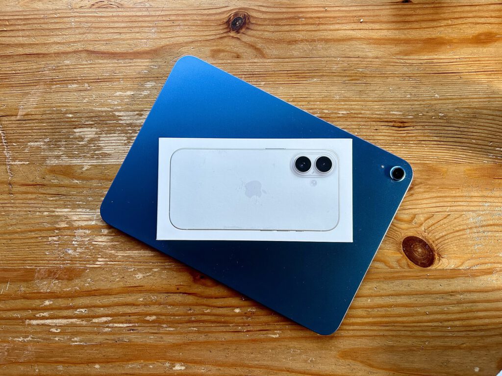 Apple iPad 11 gen. & Apple iPhone 16 (still in a box) (2025 12 02)
