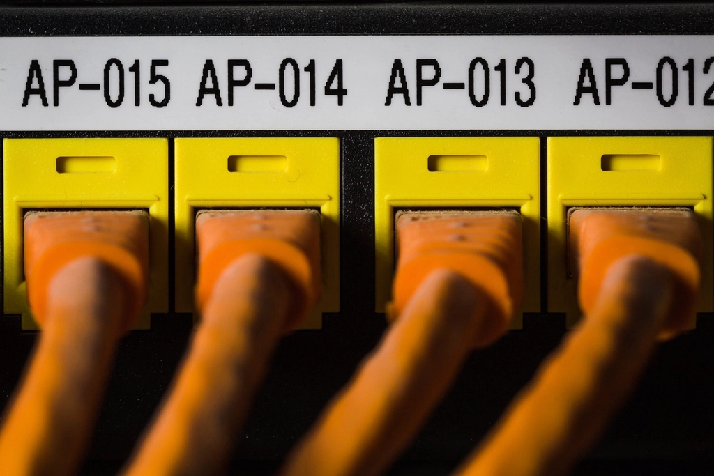 Row orange switches yellow ports