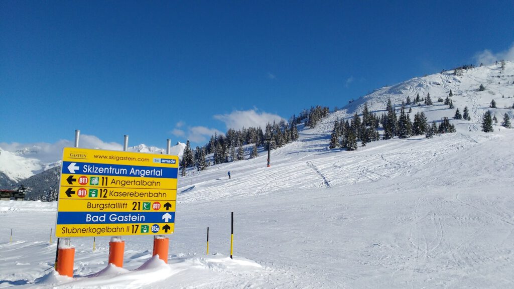 002 Österreich Skigebiet   Bad Gastein ski piste, Stubnerkogel mountain