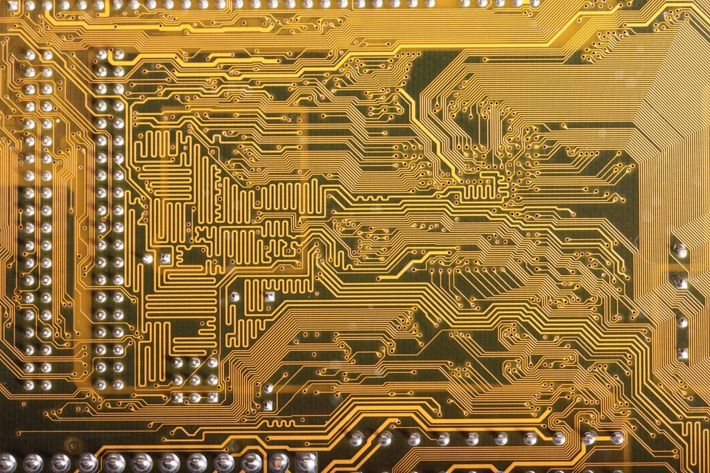 Bolt Graphics Powers On Zeus GPU Test Chip, Eyes 2028 Launch 3 Free circuit board image