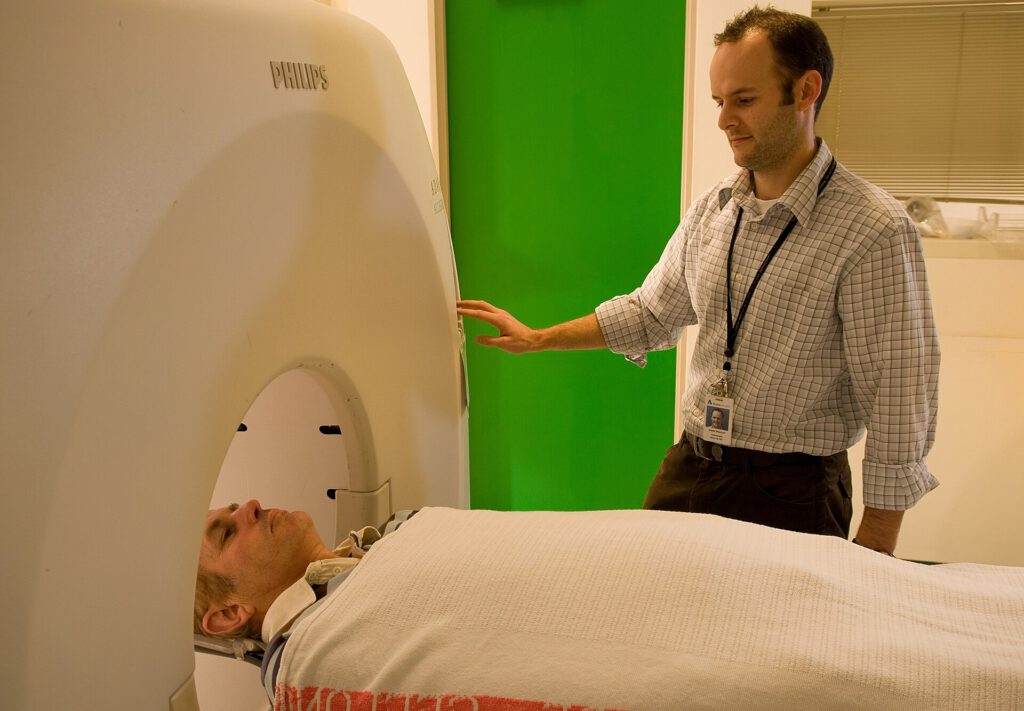 CSIRO ScienceImage 9370 Amyloid beta plaque in the brain follows specific patterns as detected by CSIROs analysis technique from PiB PET scans here an AIBL volunteer is receiving a PiB PET scan
