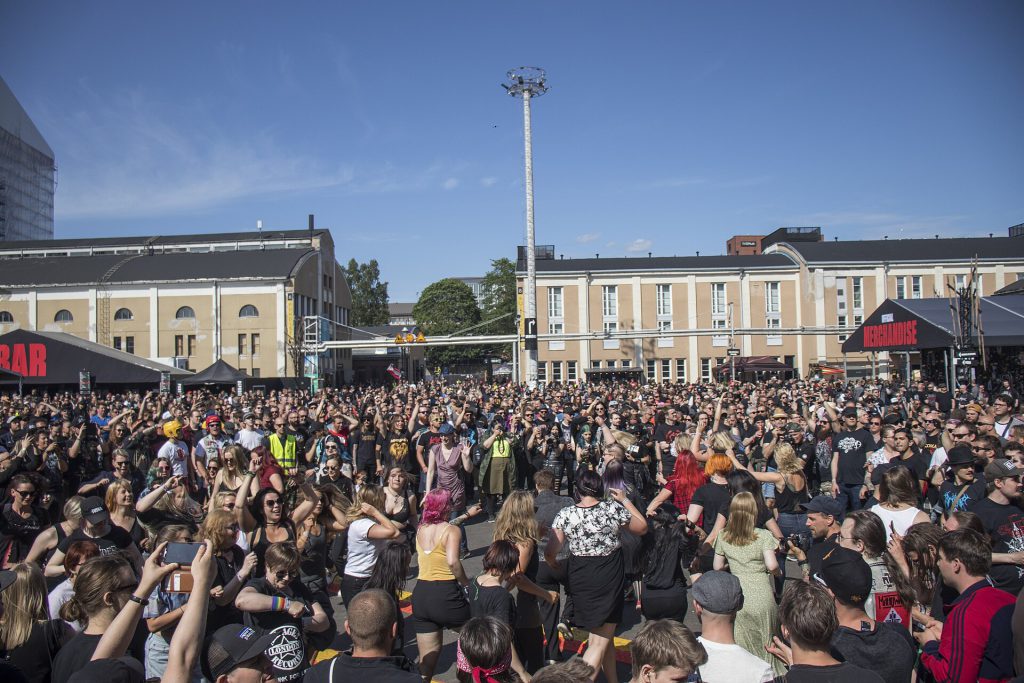 How a Breakup Led a Music Fan to Hardcore Punk 1 Women Mosh Pit Tuska