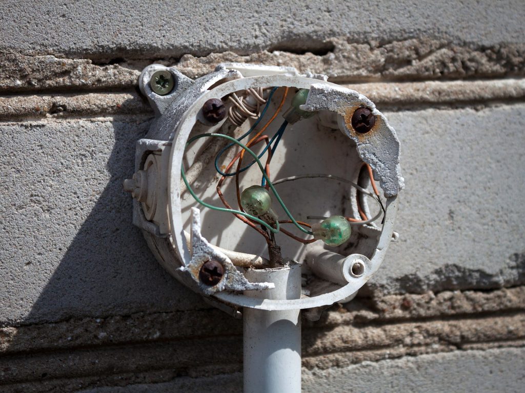 BT Customer Charged for Dead Line After Digital Voice Switch 1 Old landline phone connection, Poland