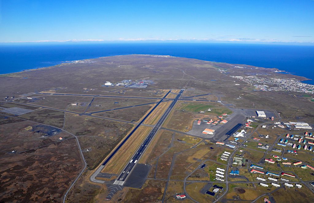 SSJ100 Keflavik runways