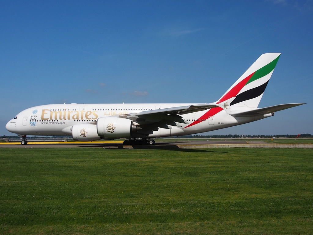 Emirates Airbus a380 aircraft, Schiphol