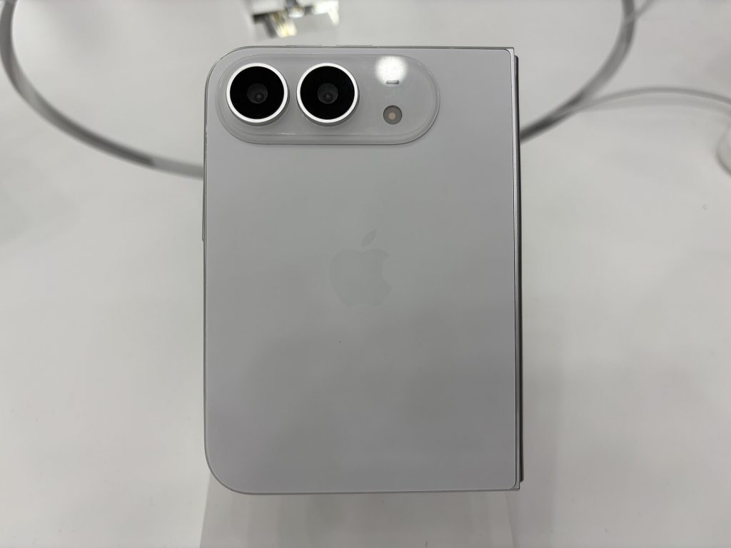 IPhone Duo rear