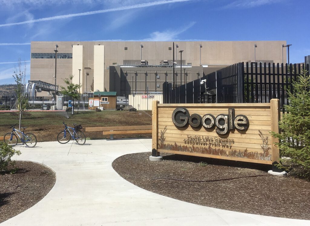 Google Leads AI Index as OpenAI Cuts Prices Google Gemini 4 Carbon AI model server rack