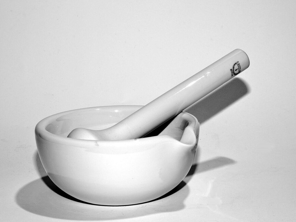 Mortar and pestle laboratory1