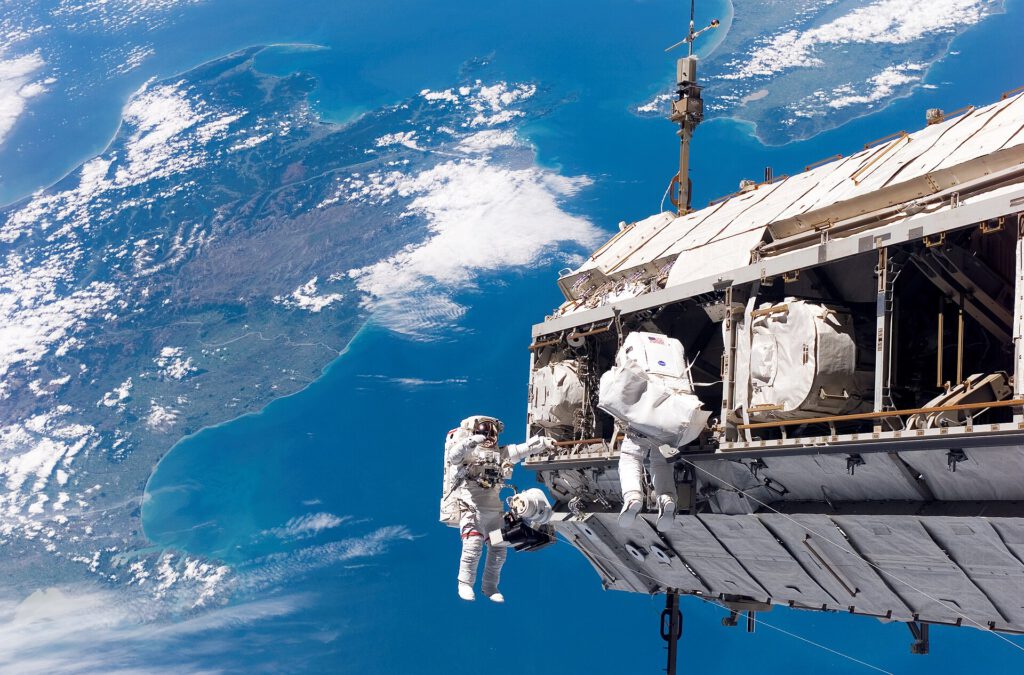 STS 116 spacewalk 1