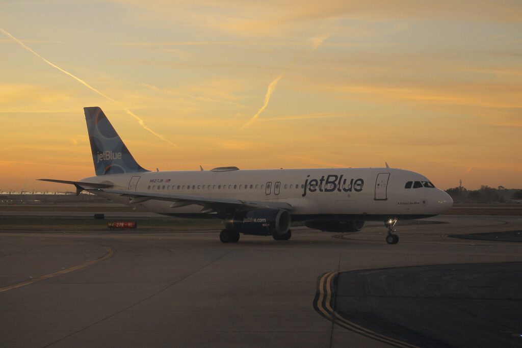 JetBlue Cuts 4 International Routes as Fort Lauderdale Takes Over JetBlue airplane at Fort Lauderdale airport