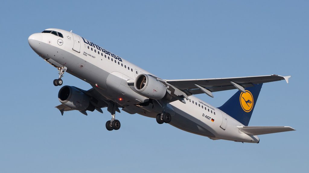 Lufthansa Launches First Phoenix-Munich Route in 2027 Airbus A350-900 aircraft at Phoenix Sky Harbor International Airport
