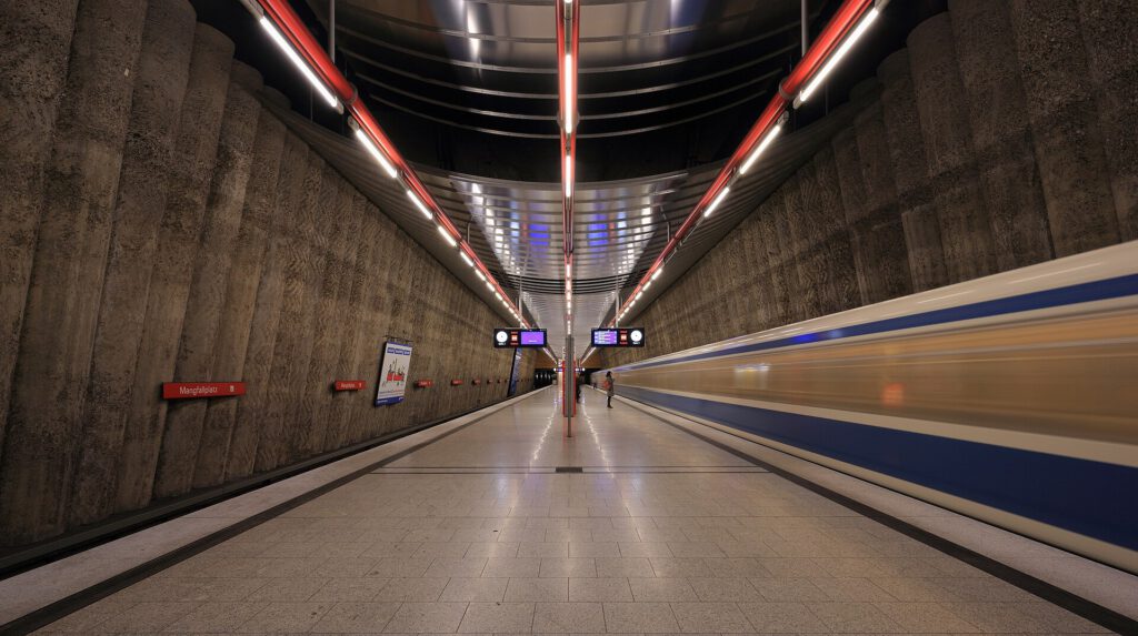 Google Pixel Transit Mode Gets Take a Message Integration 2 Munich subway station Mangfallplatz