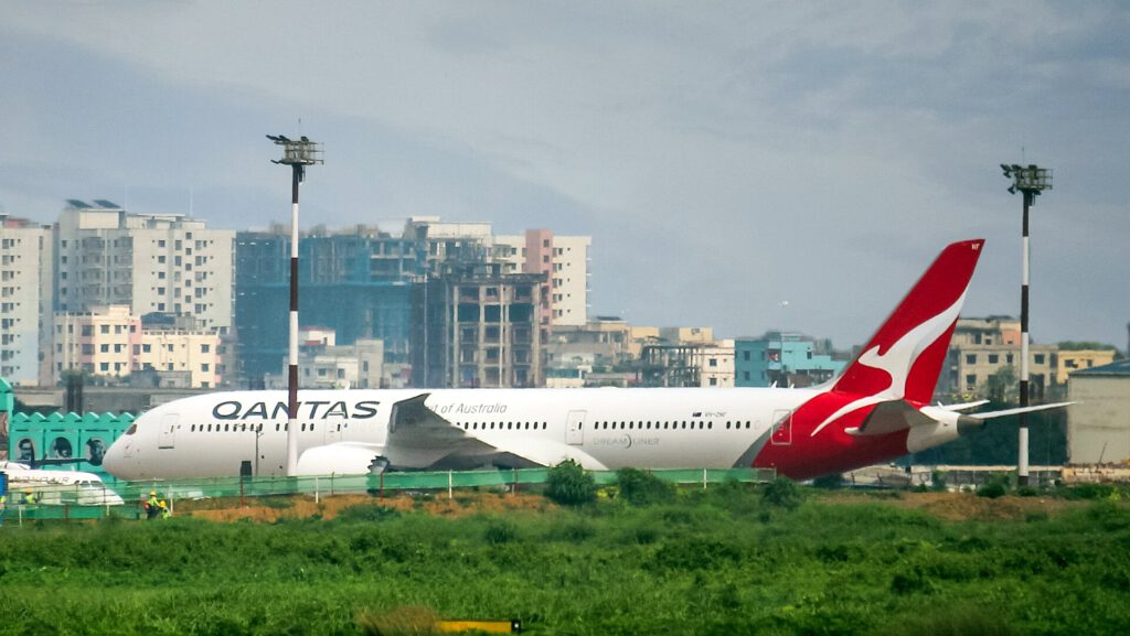 VH ZNF   QF6027   Boeing 787 9 Dreamliner   Qantas   VGHS