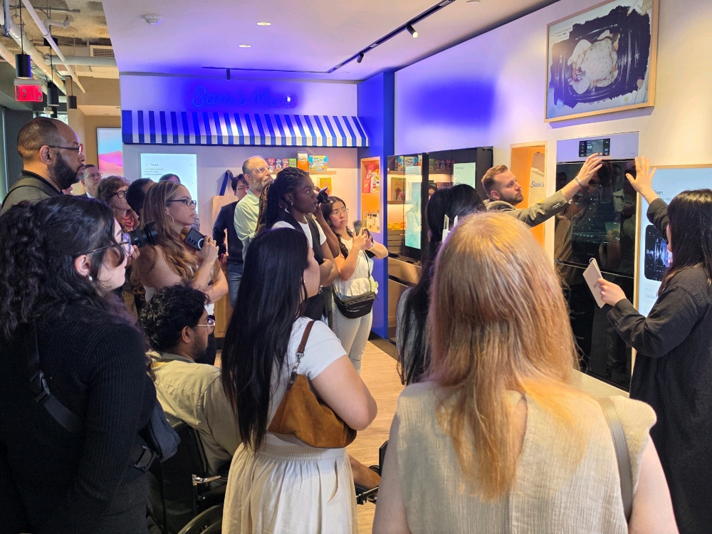 Samsung Tailors AI Home Appliances to Regional Needs in Global Tour 1 At "The Brief New York" in New Jersey, Samsung showcased AI features such as "AI Vision" and "AI Pro Cooking" that help make everyday household tasks easier.