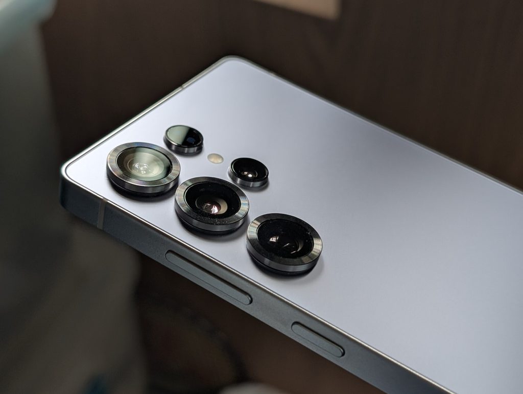 Samsung One UI 9 Android 17 Update Reaches US Flagships 1 S25 Ultra Titanium Silver Blue