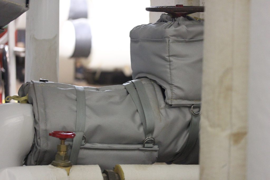 5 Signs Your Home Is Leaking Heat and Wasting Money 3 Removable Insulation Blanket