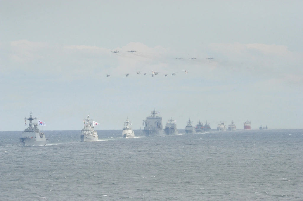South Korea Invites North for Military Talks Over Border 2 Republic Korea naval ships approach