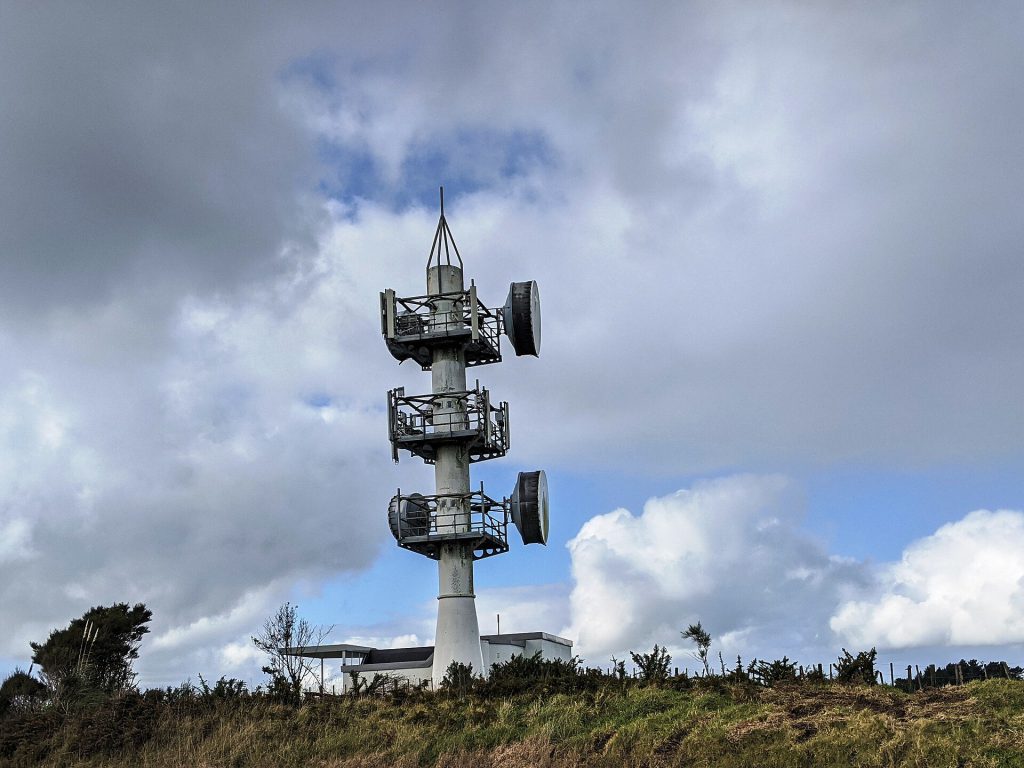 SpaceX Acquires Spectrum to Launch Major Mobile Carrier 2 Waikaretu telecommunications tower