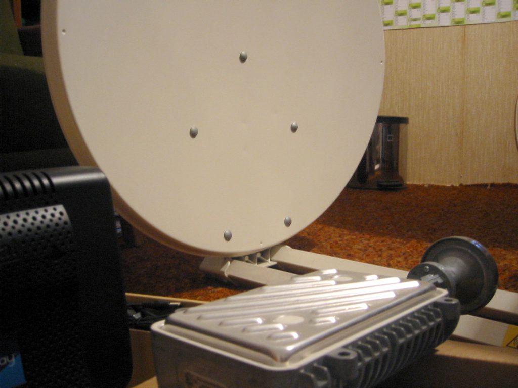 Vorbereitung Internet via Satellit Bausatz Wikipedia Neiße