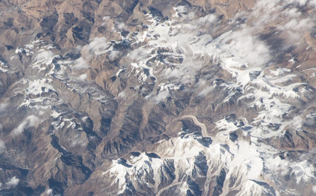 ISS054 E 7853   View of Nepal   Damodar Himal   Yakawa Khang   Khumjungar   Chhiv Himal   Labse Khola Valley   Lona Khola   Pokarkang   Bhrikuti Shail   Khamlungar Khola   Ratna Chuli (Peri Himal)   Himlung   Nimjung (cropped)