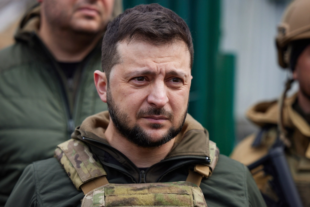 Trump Calls for Zelenskyy’s Removal Amid Diesel Deal with Russia White House exterior with US and Ukrainian flags