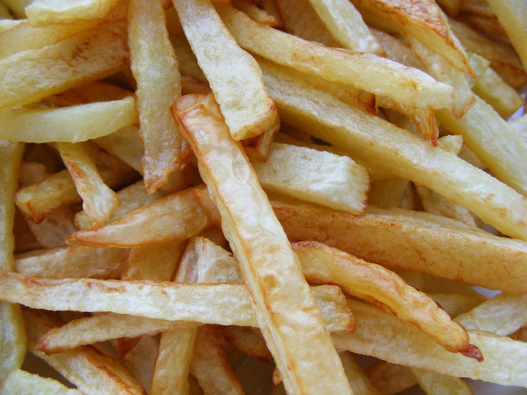 UK MPs Warn Obesity Plan Doomed Without PM Leadership 1 French fries, junk food