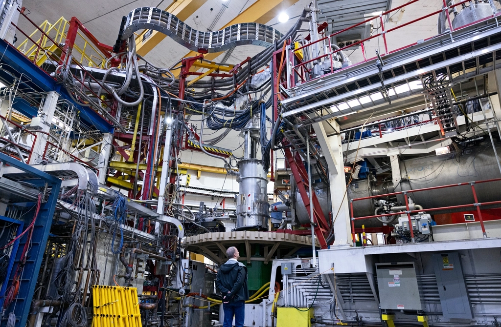 UN Warns AI Opportunity Divide Deepens Global Inequality 1 recirculating electron accelerator seen Jefferson