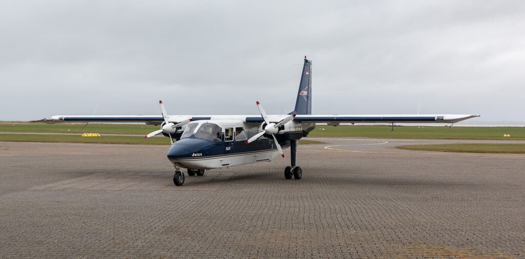 World's Shortest Flight: 53 Seconds Between Scottish Islands 1 Juist, Flugplatz, Britten Norman Islander 2014