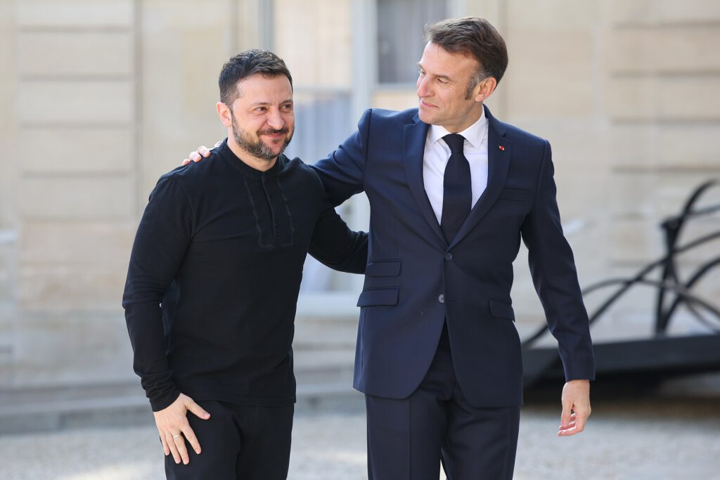 Zelenskyy Says Peace Talks With Russia and US to Restart 1 Volodymyr Zelenskyy & Emmanuel Macron Paris, France